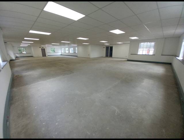 355M² OFFICE TO LET IN BRYANSTON